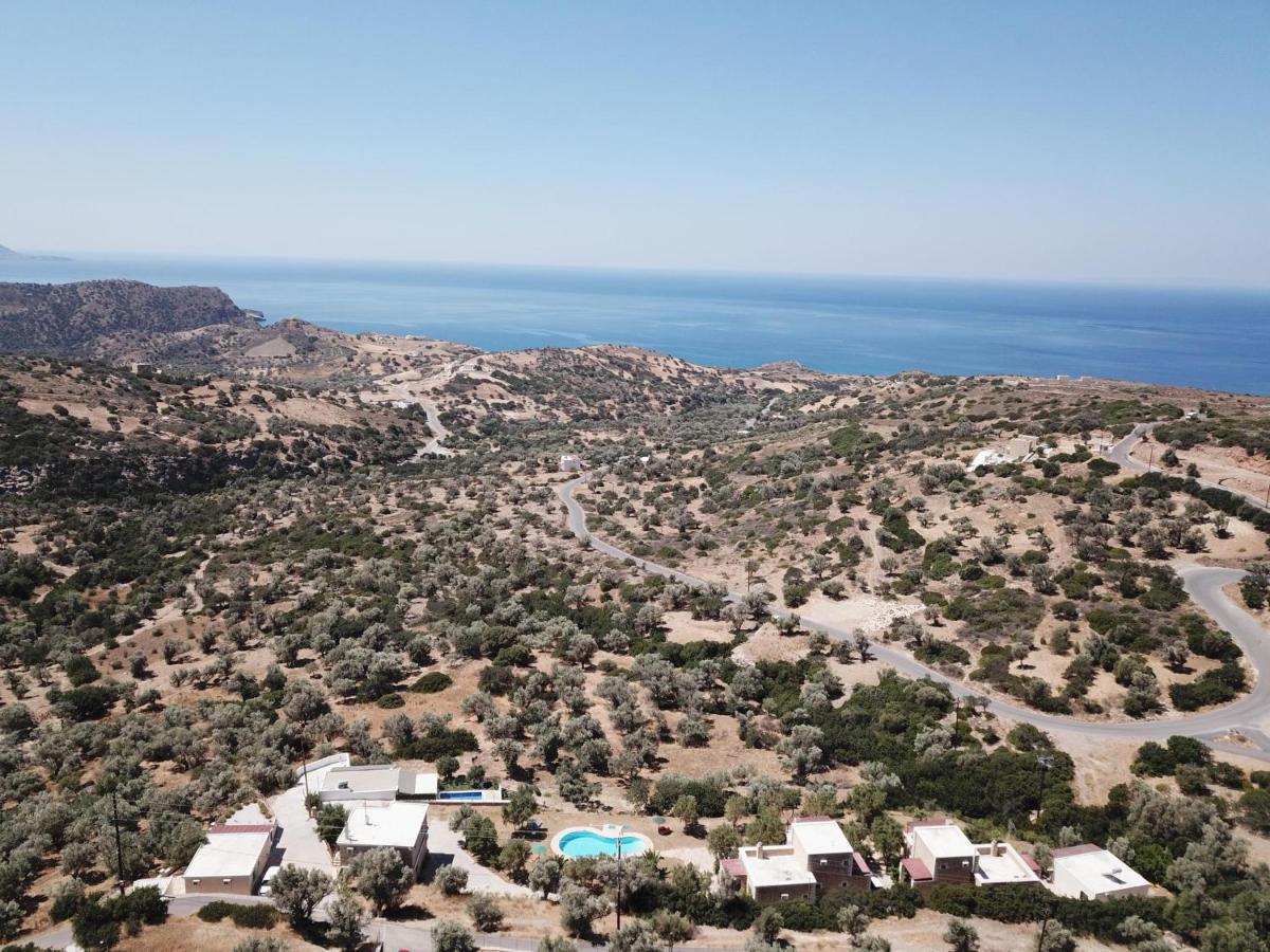 Petra-Mare Villa ตรีโอเปตรา ภายนอก รูปภาพ