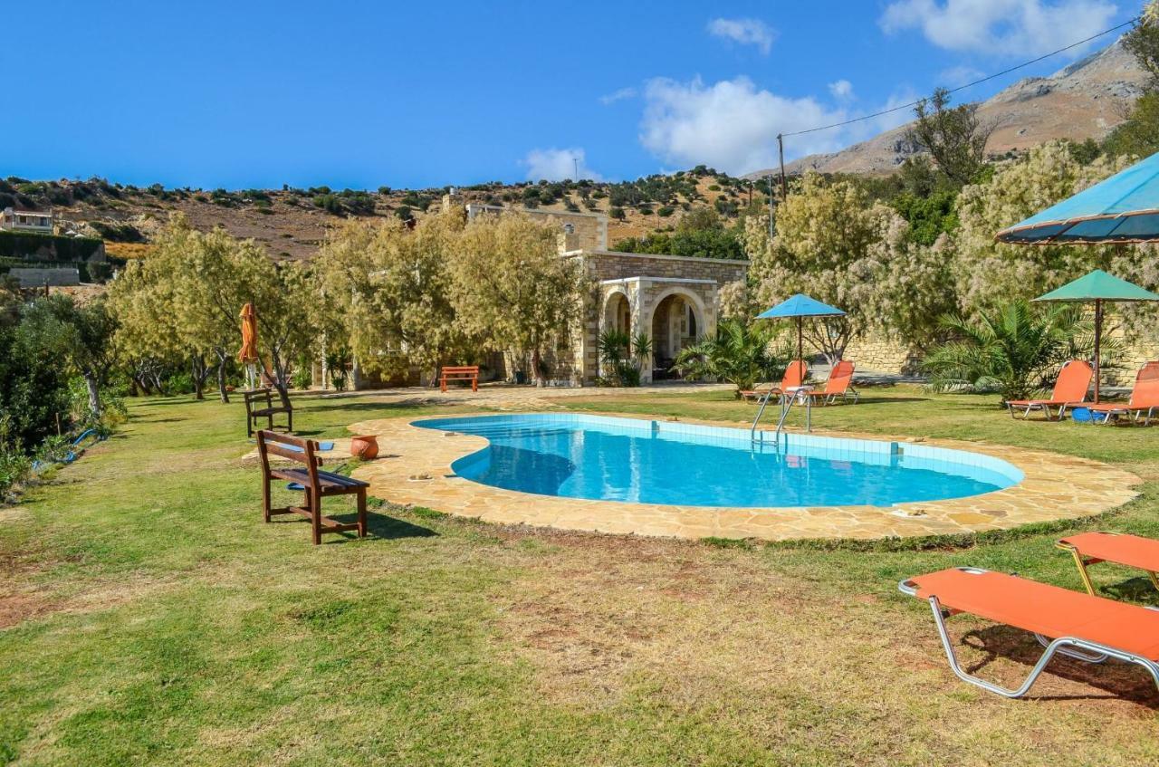 Petra-Mare Villa ตรีโอเปตรา ภายนอก รูปภาพ