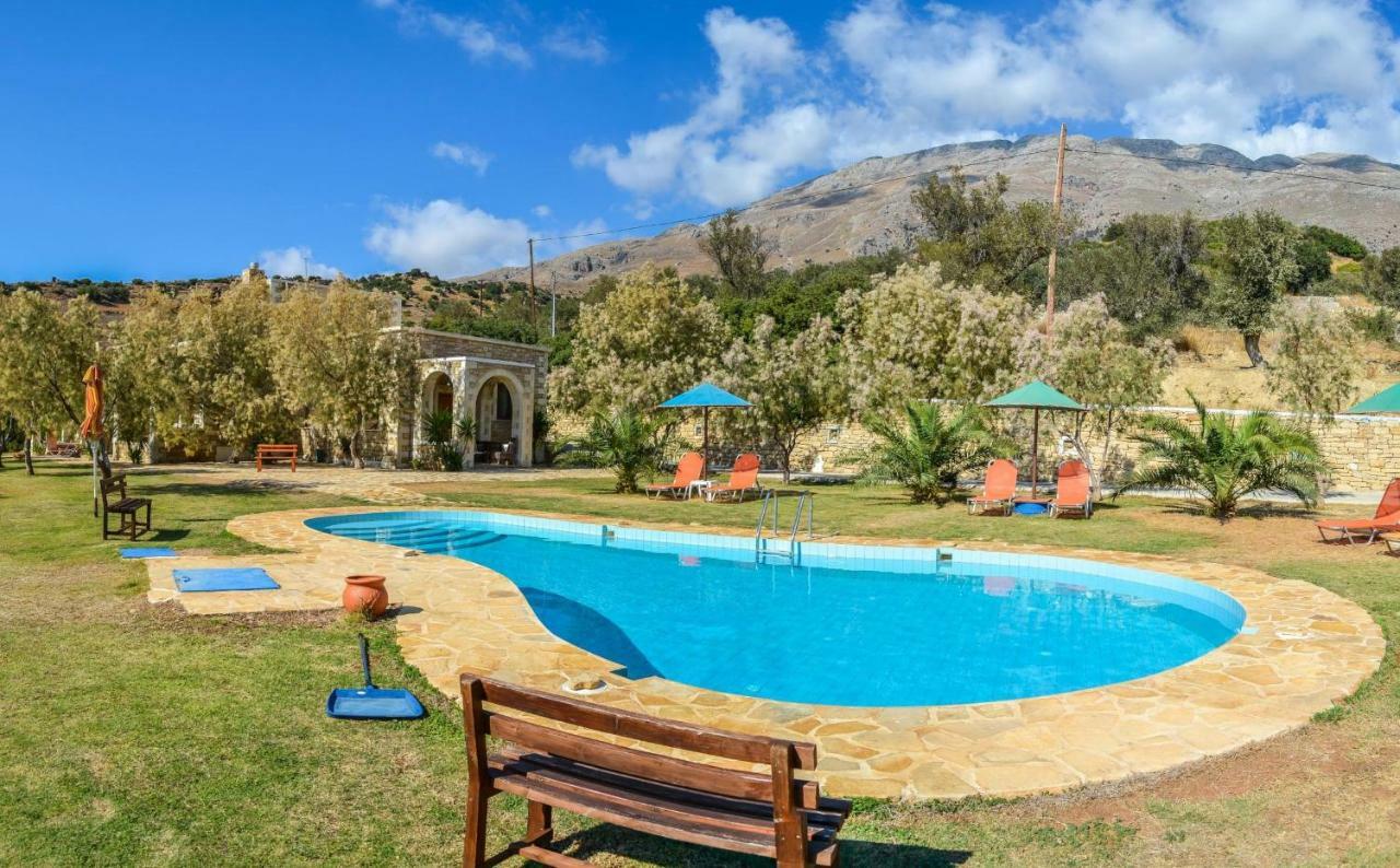 Petra-Mare Villa ตรีโอเปตรา ภายนอก รูปภาพ