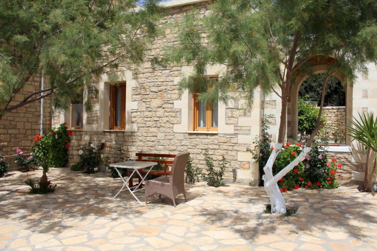 Petra-Mare Villa ตรีโอเปตรา ภายนอก รูปภาพ