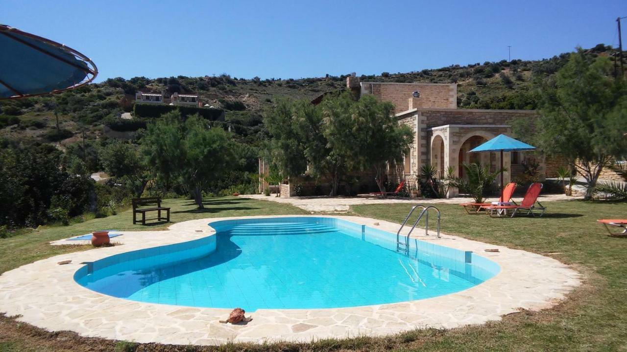 Petra-Mare Villa ตรีโอเปตรา ภายนอก รูปภาพ