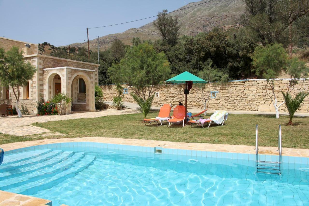 Petra-Mare Villa ตรีโอเปตรา ภายนอก รูปภาพ
